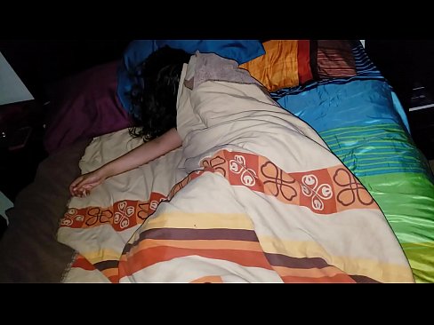 ❤️ Stepson akimtusi mama yake mdogo wa kambo wakati amelala. Pono vk ❤